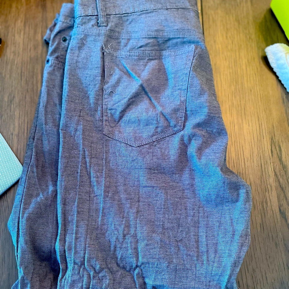 New never worn and didn’t have tags so couldn’t return Kenneth Cole dress jeans